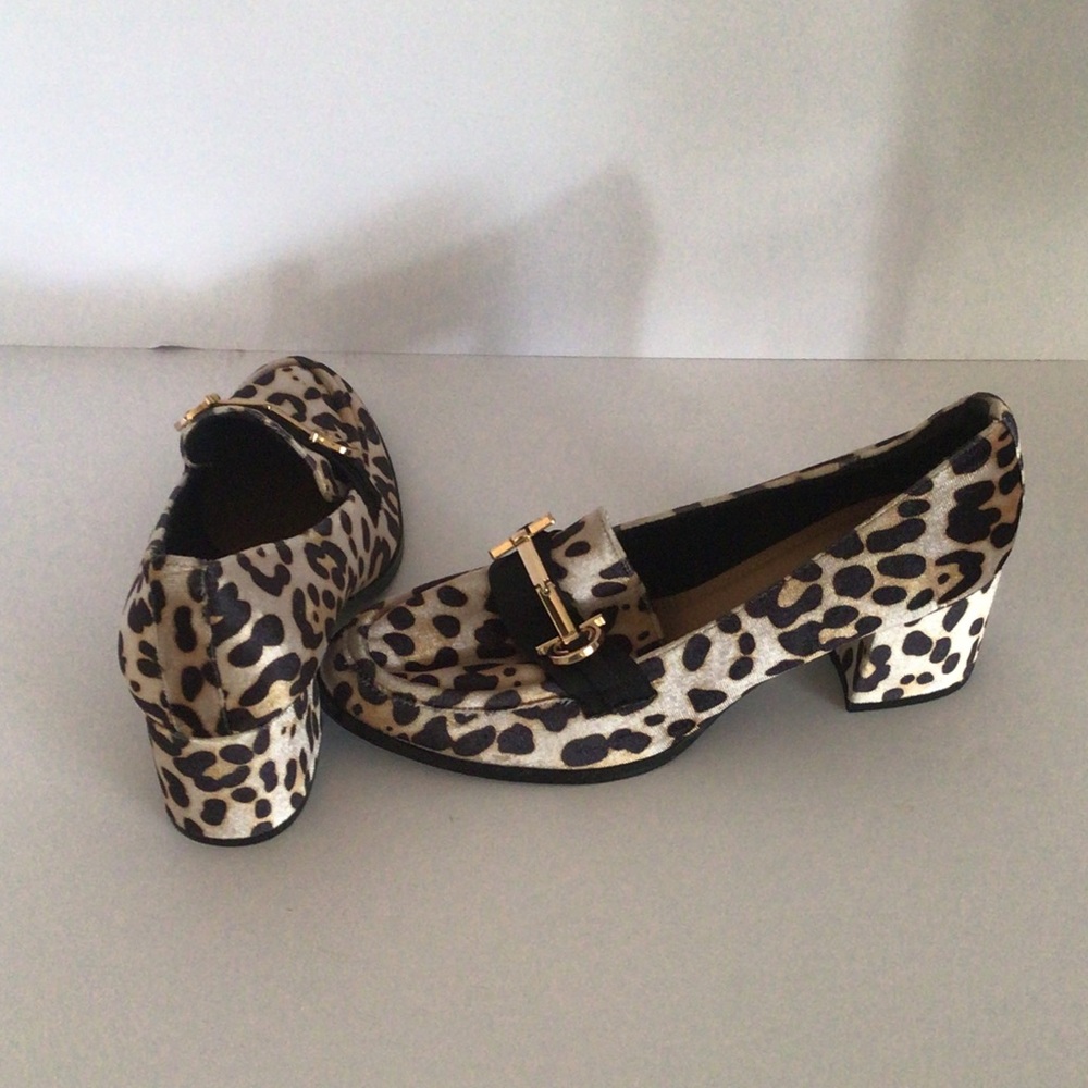 🛍️ 🛍️ ASOS 🛍️🛍️.           VELVET ANIMAL PRINT LOAFERS